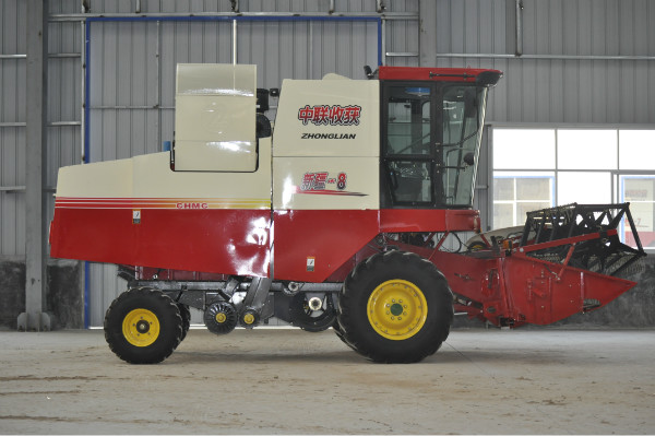 “質(zhì)量好+服務(wù)佳”是鄭州中聯(lián)花生收獲機(jī)銷量好的關(guān)鍵 8Ayouce.jpg