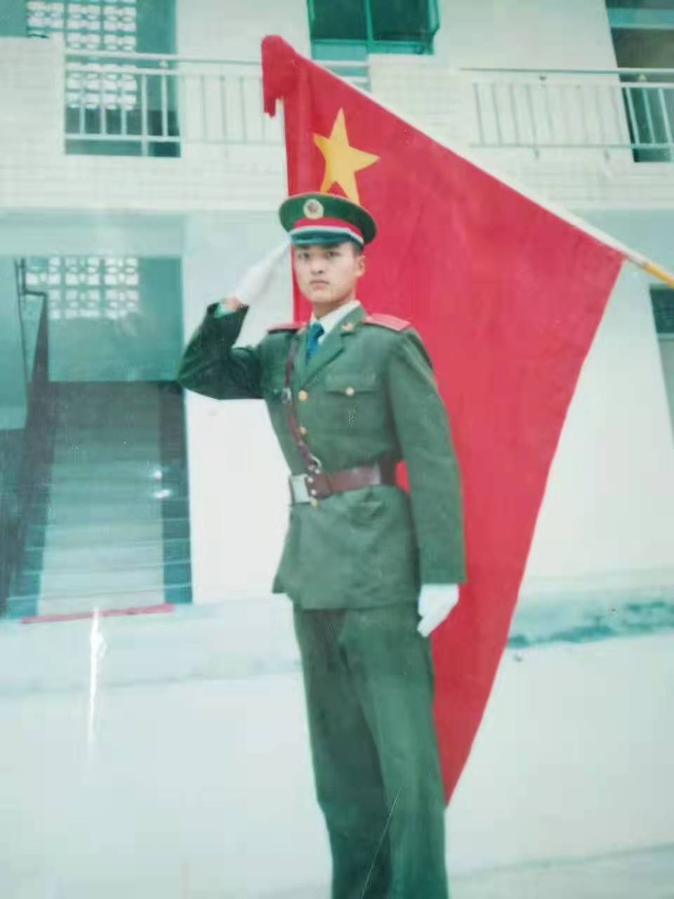 特種兵回農(nóng)村,退伍不褪色——要做“許三多”