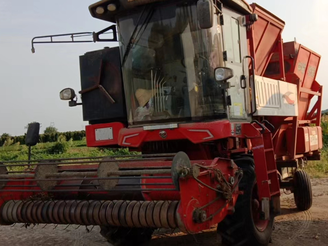 龔創(chuàng):中聯(lián)收獲幫助他完成了三代人的接力 818.png