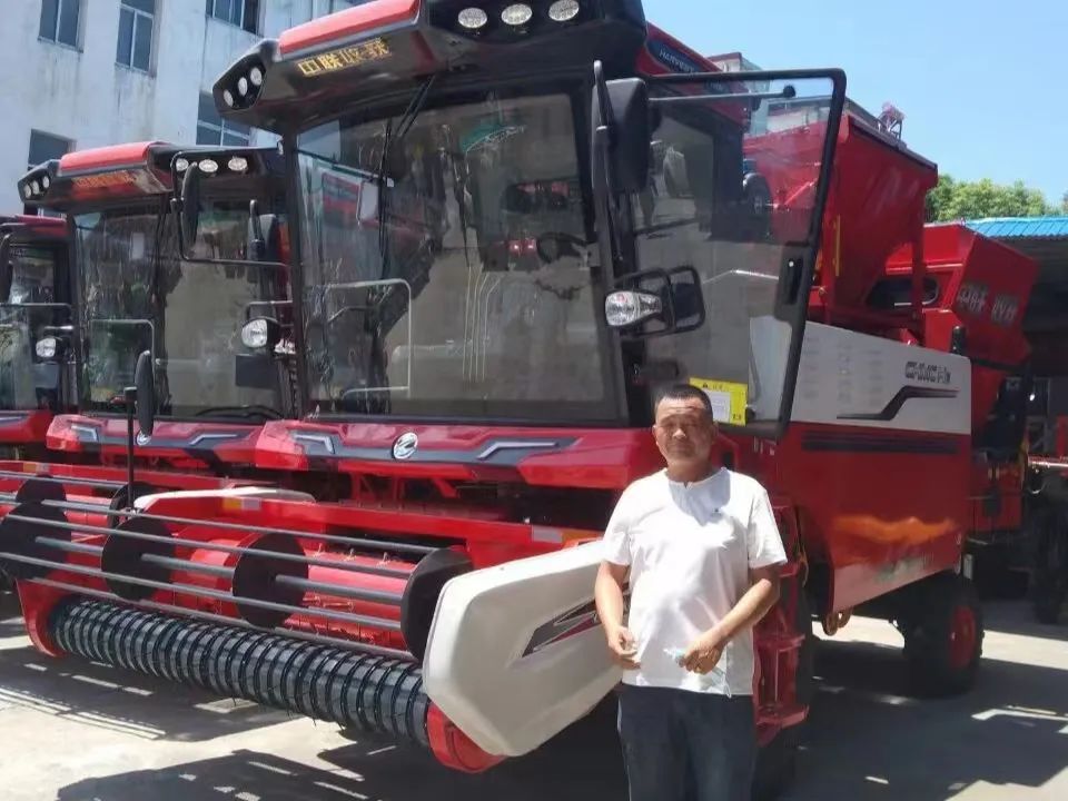 龔創(chuàng):中聯(lián)收獲幫助他完成了三代人的接力 818-2.jpg